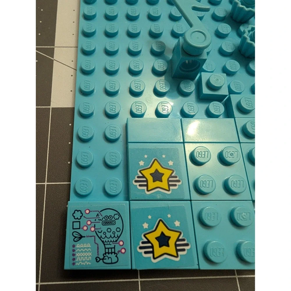Lego Turquoise Blue Plate‎ music notes flower base 25 pieces misc replacement